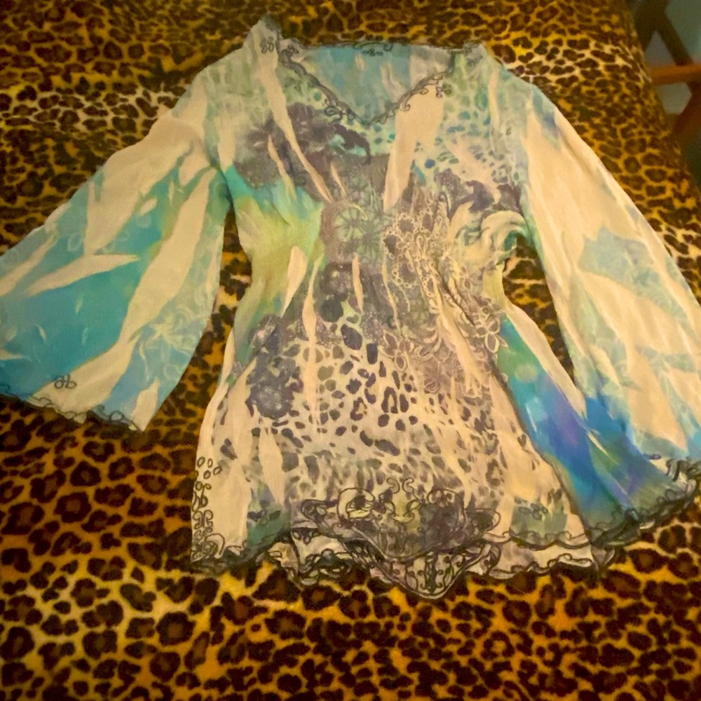 The cutest flared long sleeve